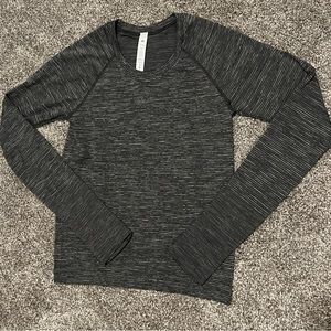 lululemon swiftly long sleeve, size 6